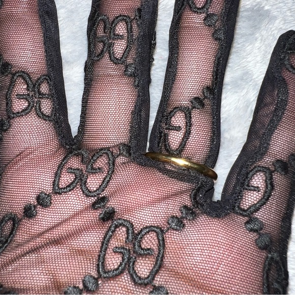 Adjustable Yellow Gold plated nail ring with cubic zirconia diamonds. - Picture 6 of 11